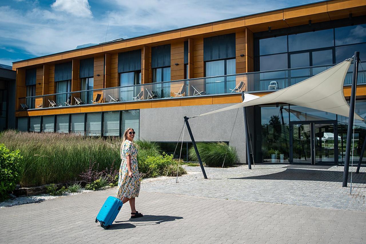 Hotel Bonifacio Spa&Sport Resort Sochocin ภายนอก รูปภาพ