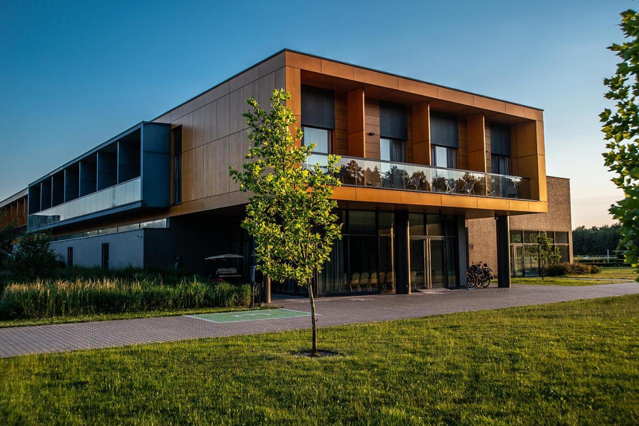 Hotel Bonifacio Spa&Sport Resort Sochocin ภายนอก รูปภาพ